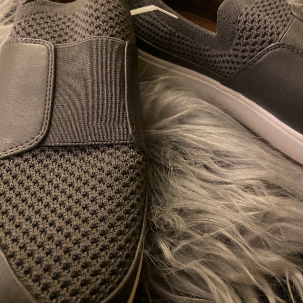 Sunnis Sneaker Size 8